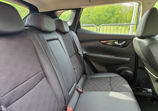 Nissan Qashqai cena 59999 przebieg: 173400, rok produkcji 2016 z Kościerzyna małe 631